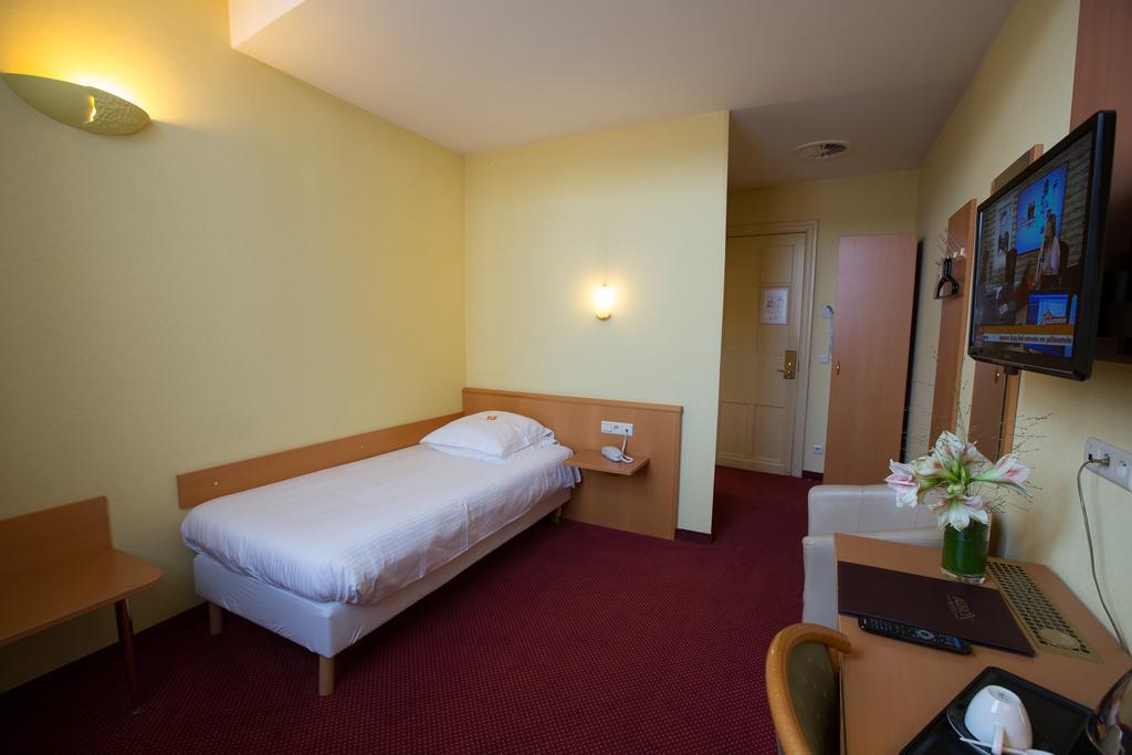 Albion Hotel Ypres Cameră foto